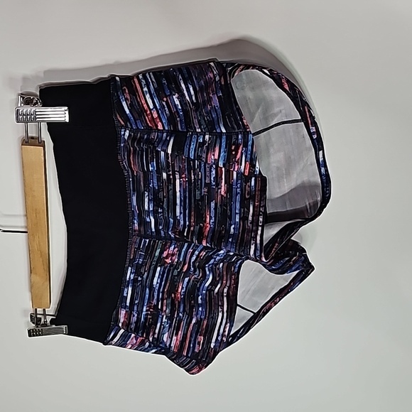 LULULEMON size 4 hinshu alpine white multi/black speed up athletic shorts - Picture 3 of 7